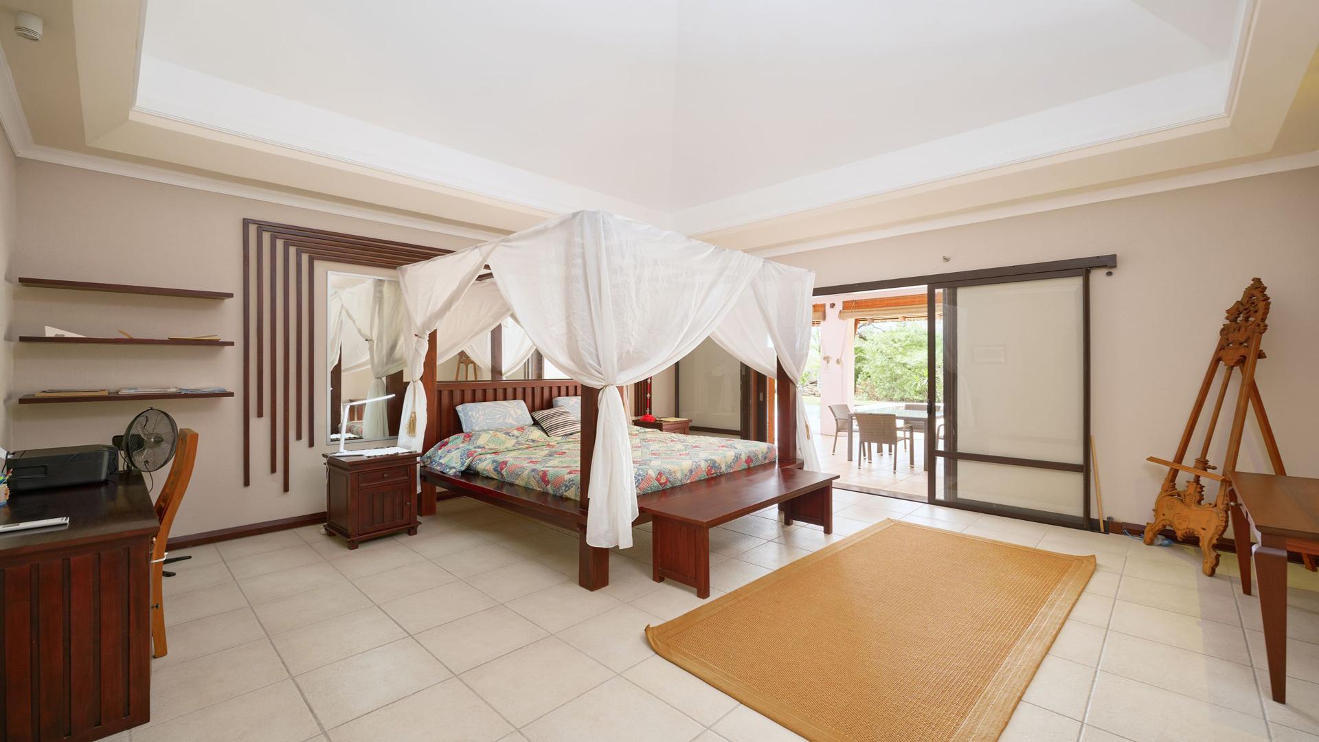 Luxurious Hideaway  — 11