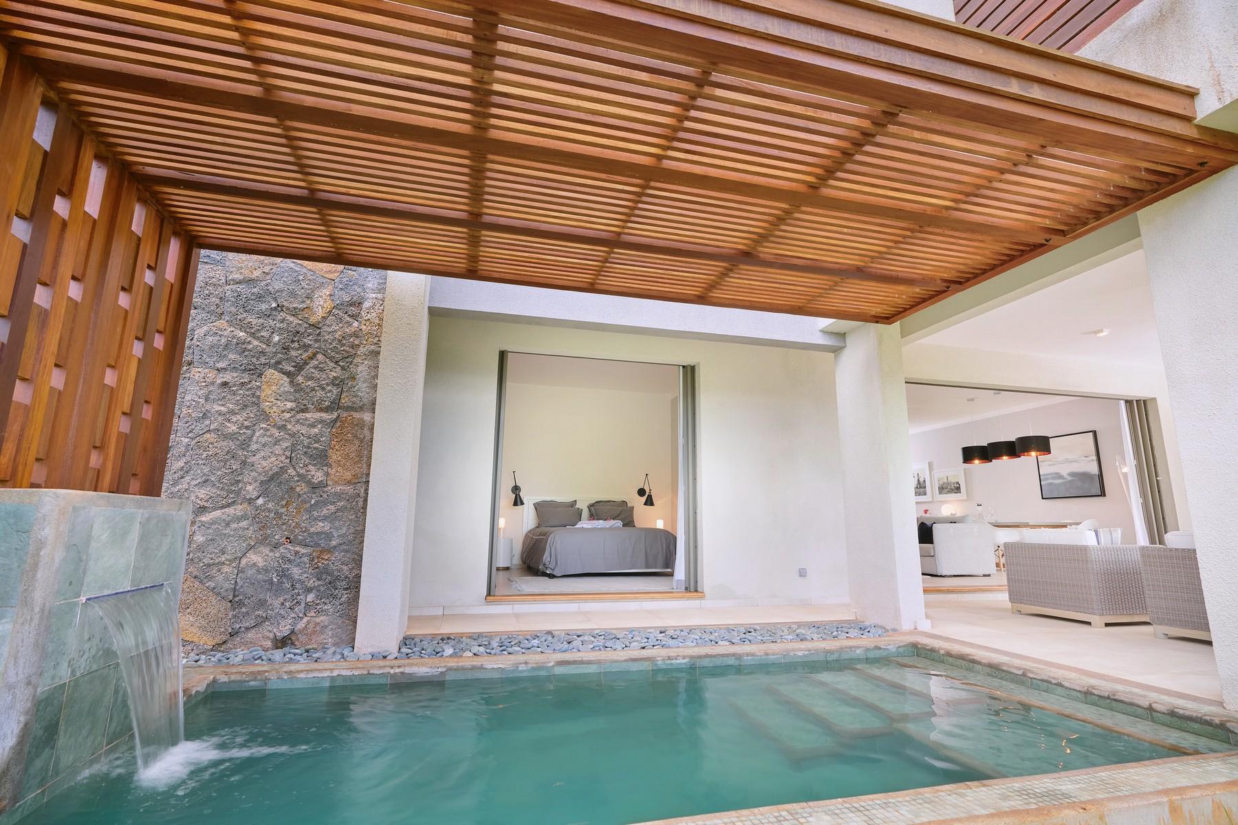 Mascarene Oceanfront Apartment — 11