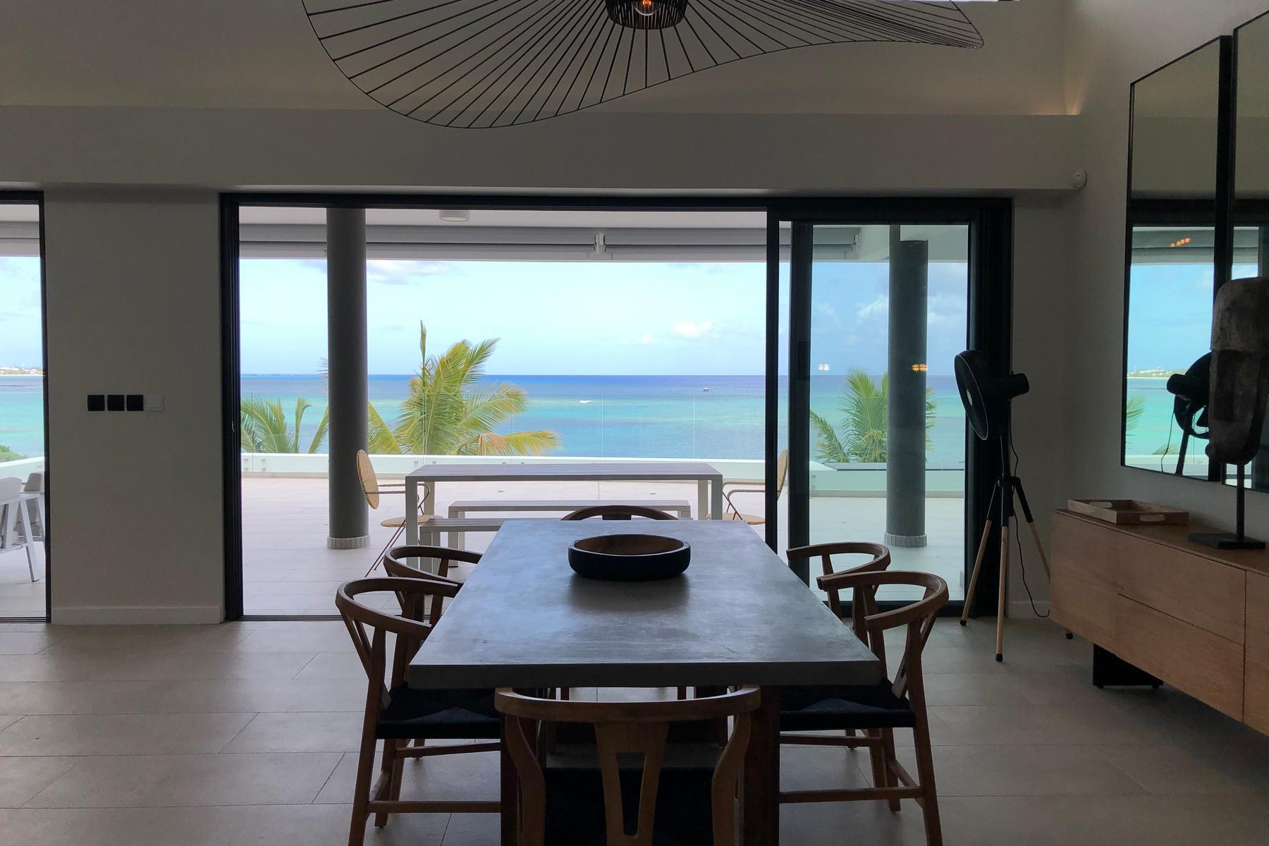 Pointe D'Azur Living, Penthouse — 8