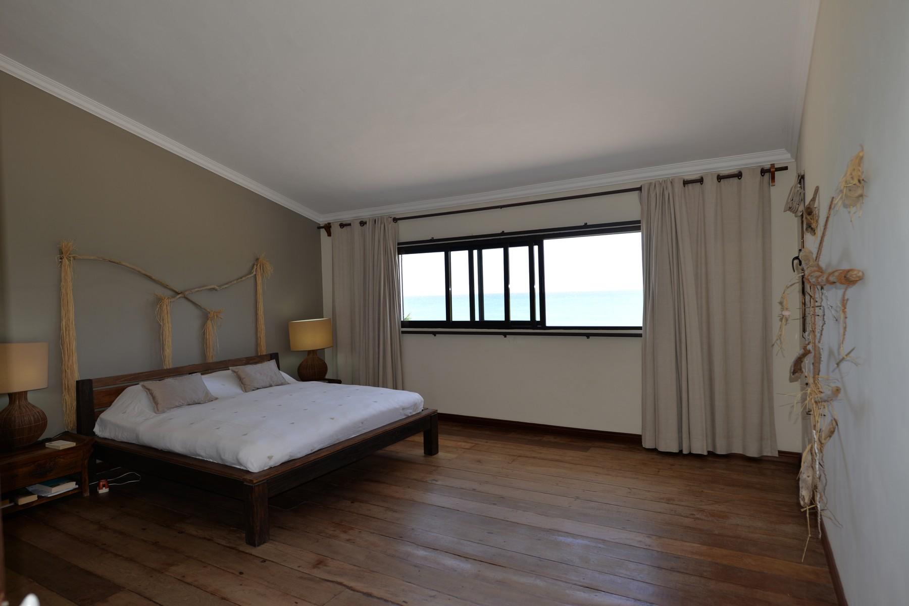 Malibu Villa — 11