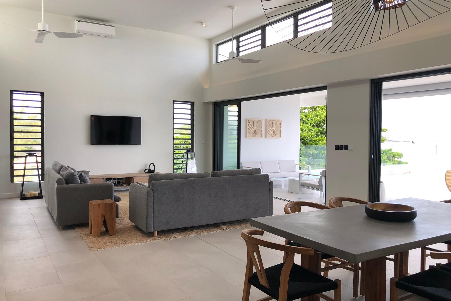 Pointe D'Azur Living, Penthouse — 5