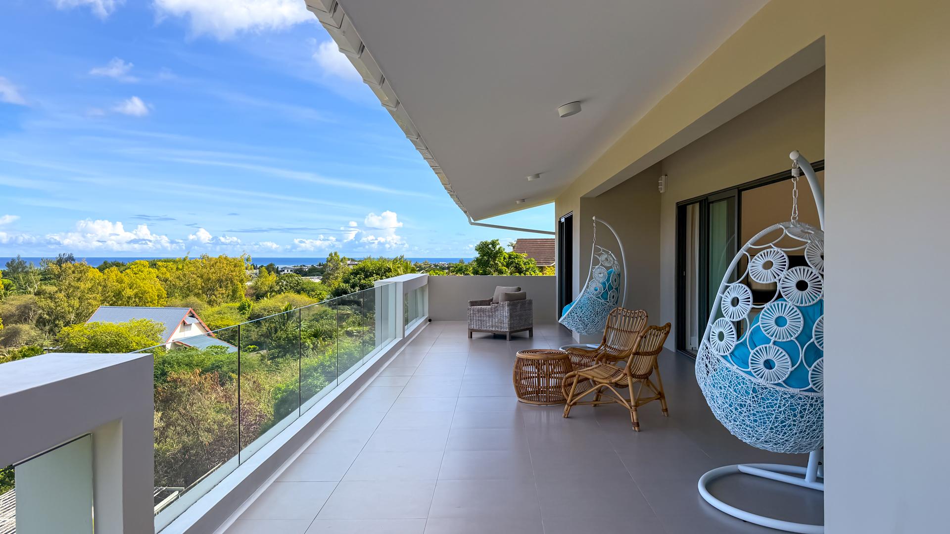  Sea View Spotlight — 15
