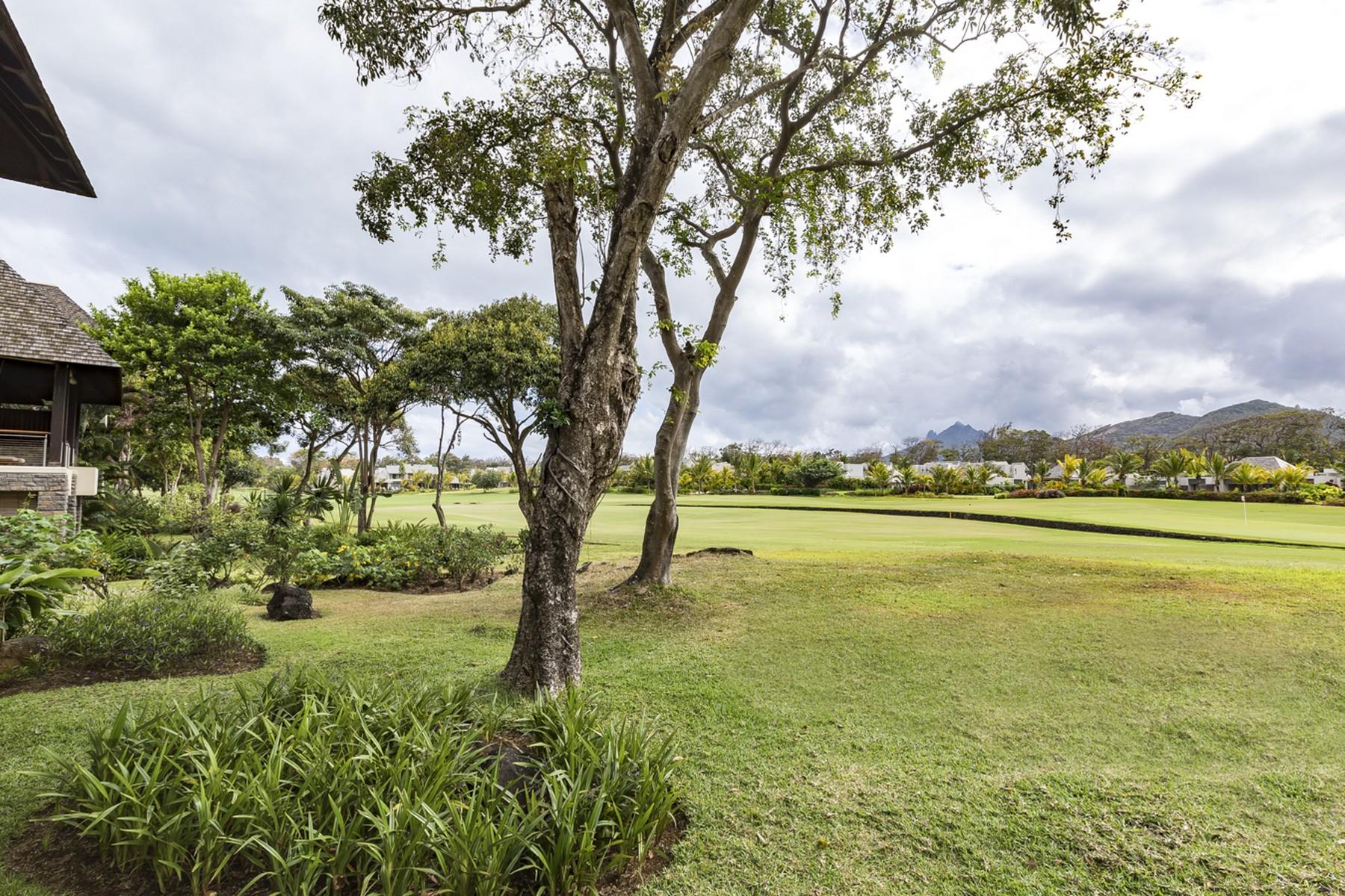 Charming Golf & Sea facing Apartment, Beau Champ — 12