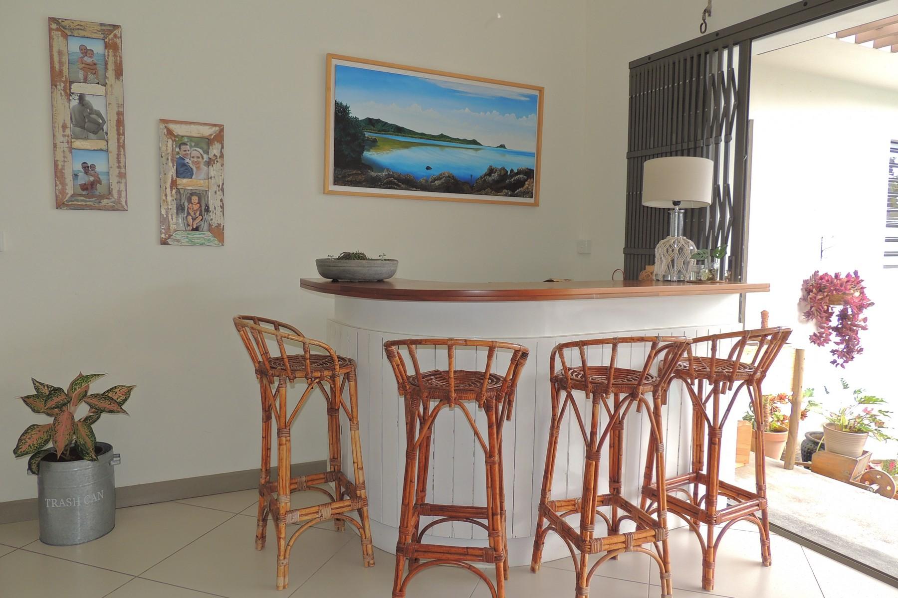 La Riviera Villa — 7