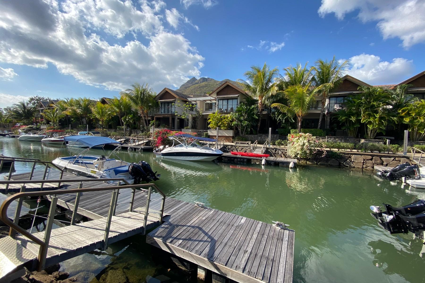 Little Venice  — 11