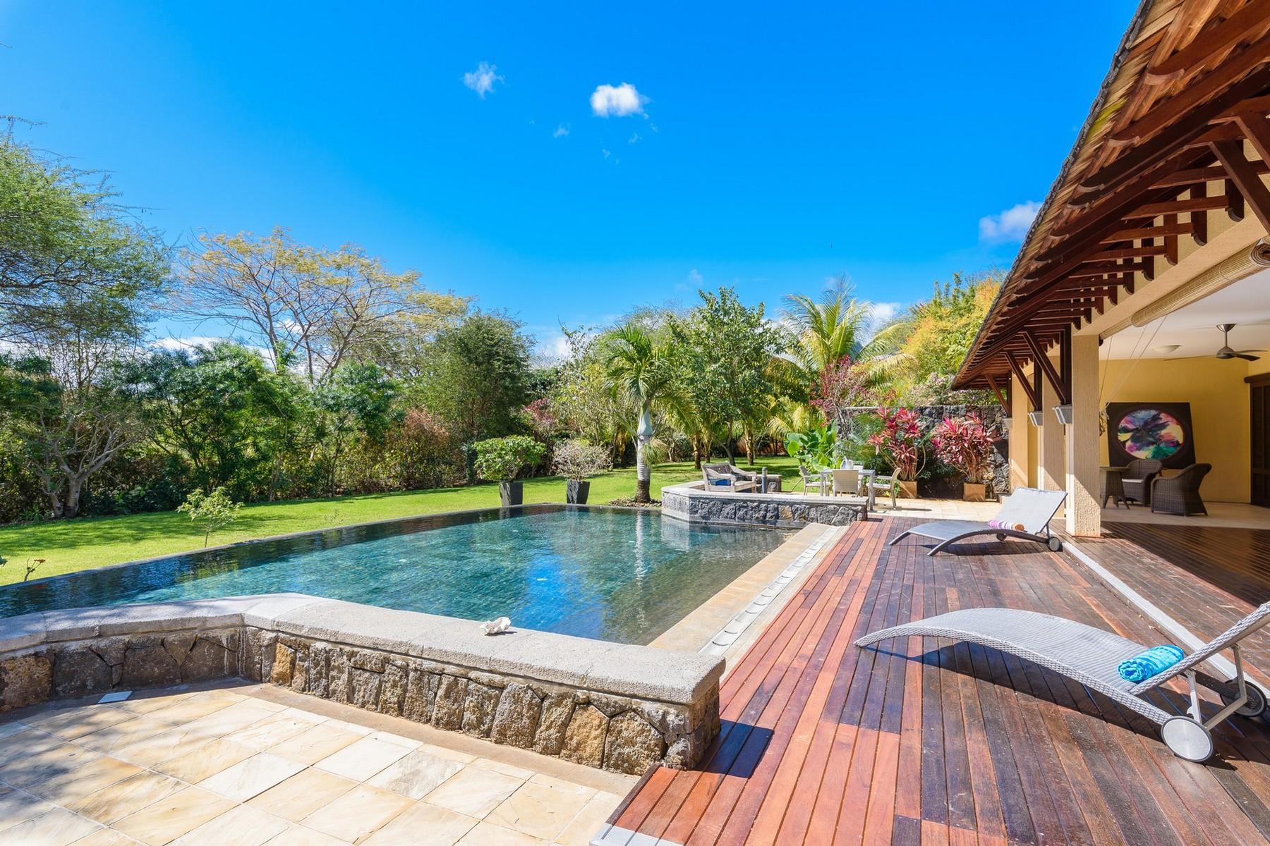 Luxurious Hideaway                   — 3