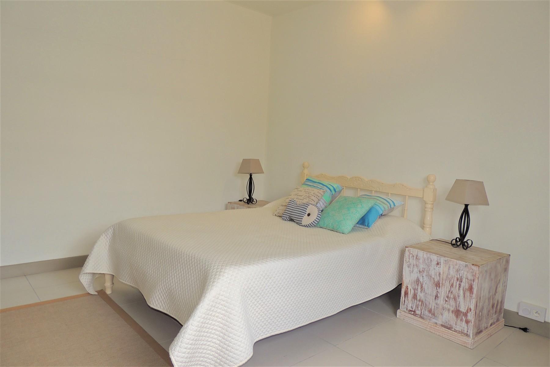 La Riviera Villa — 12