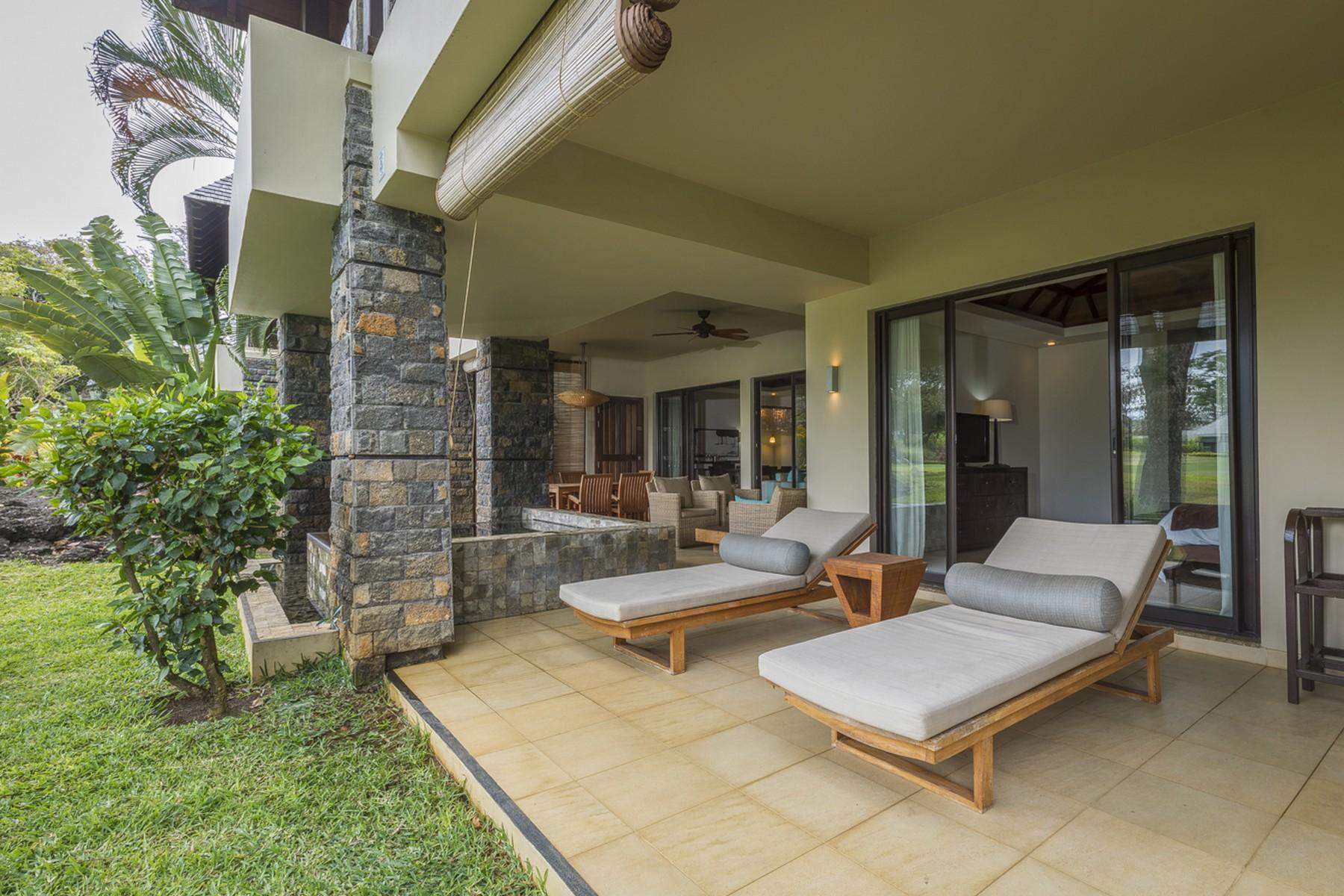 Charming Golf & Sea facing Apartment, Beau Champ — 2