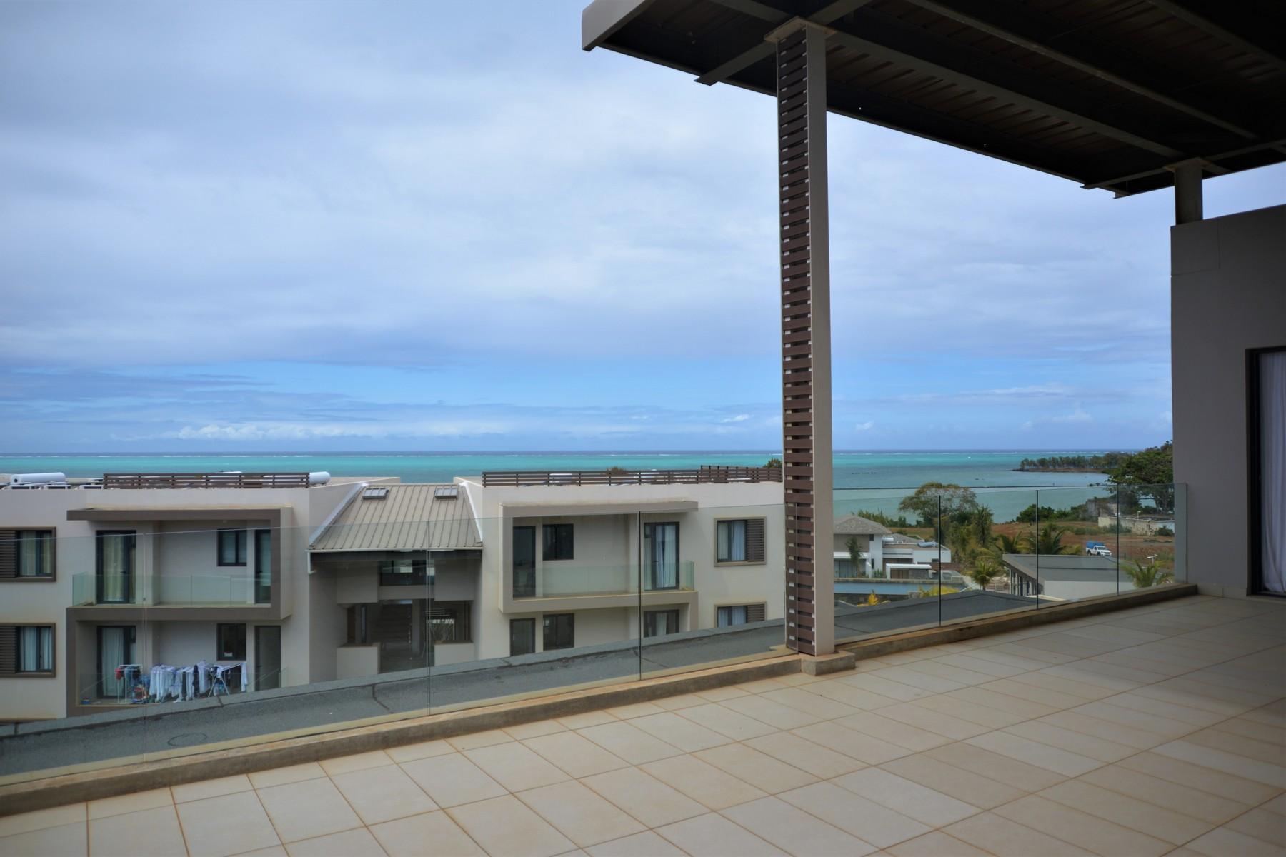 Modern & Spacious Sea-View Penthouse — 11