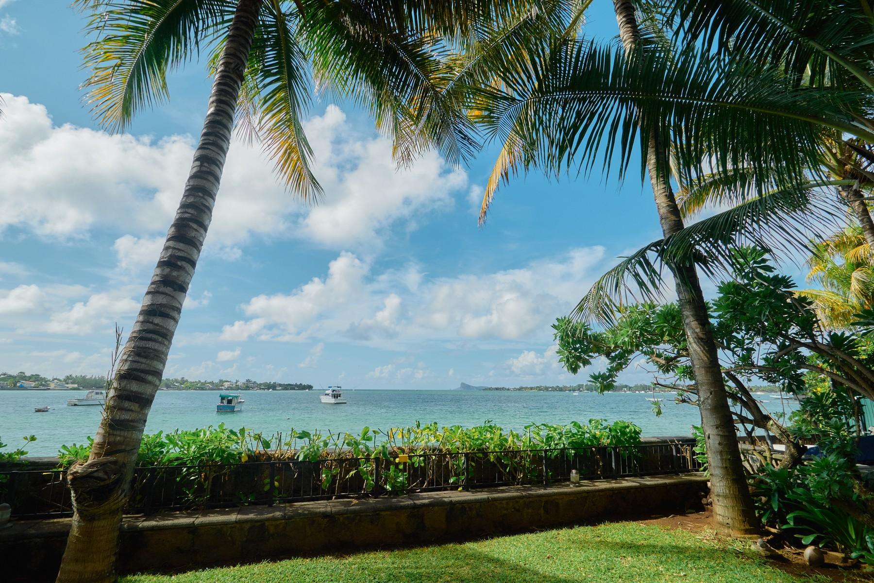 Luxury Family Waterfront Villa — 3