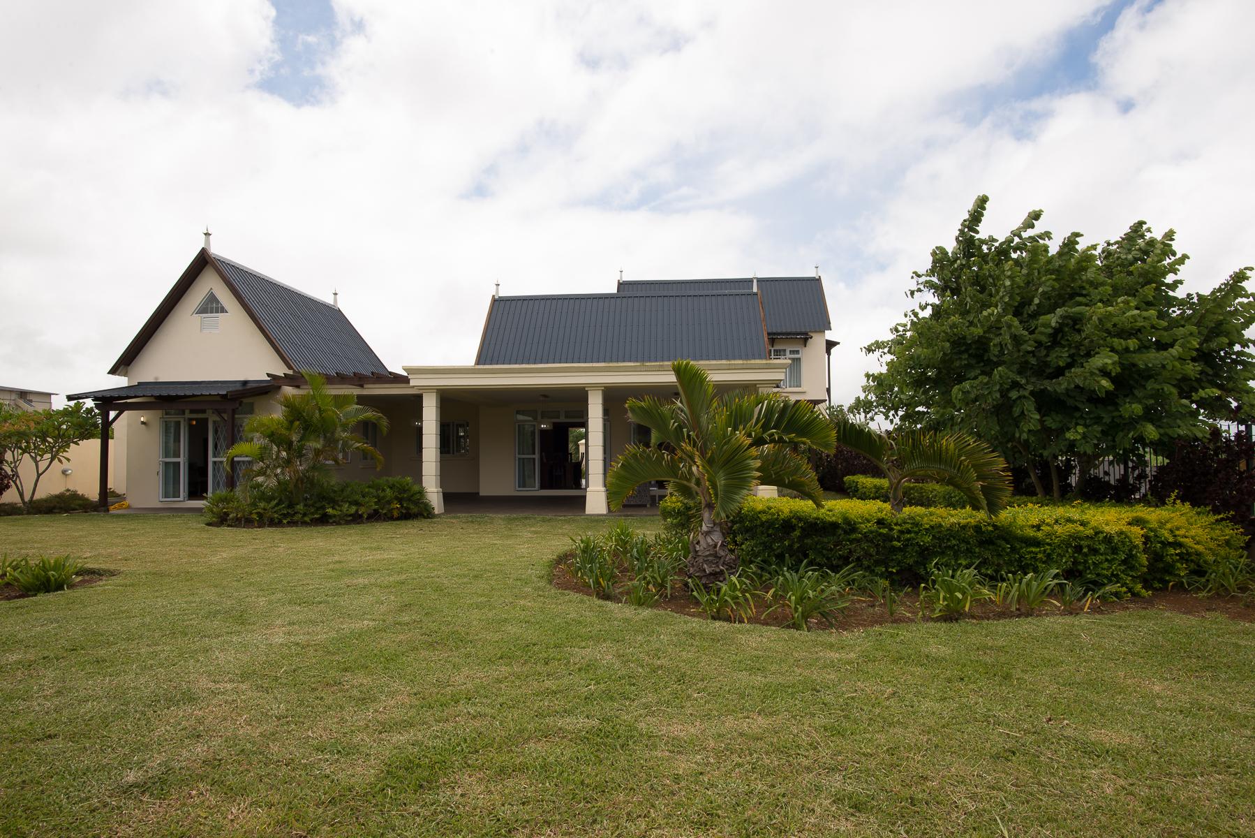 Contemporay Villa in Moka — 10