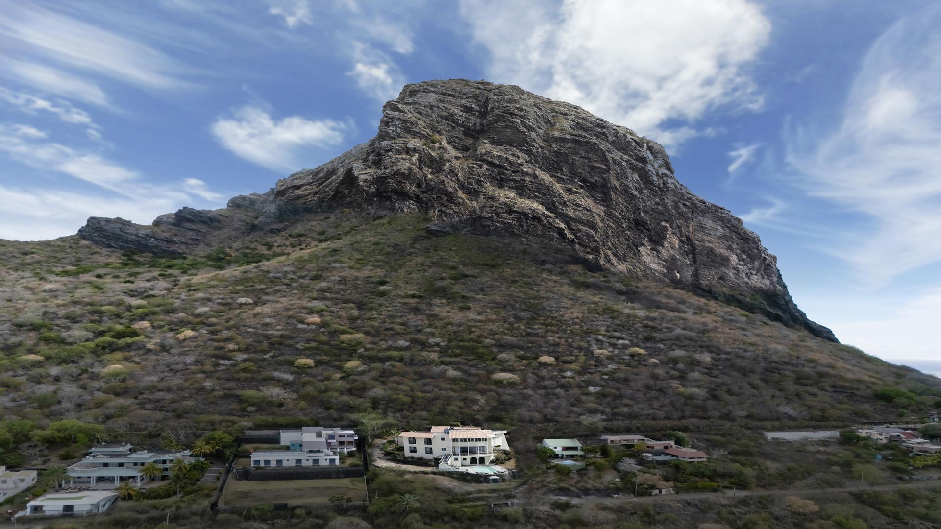 Le Morne Magnificence — 13