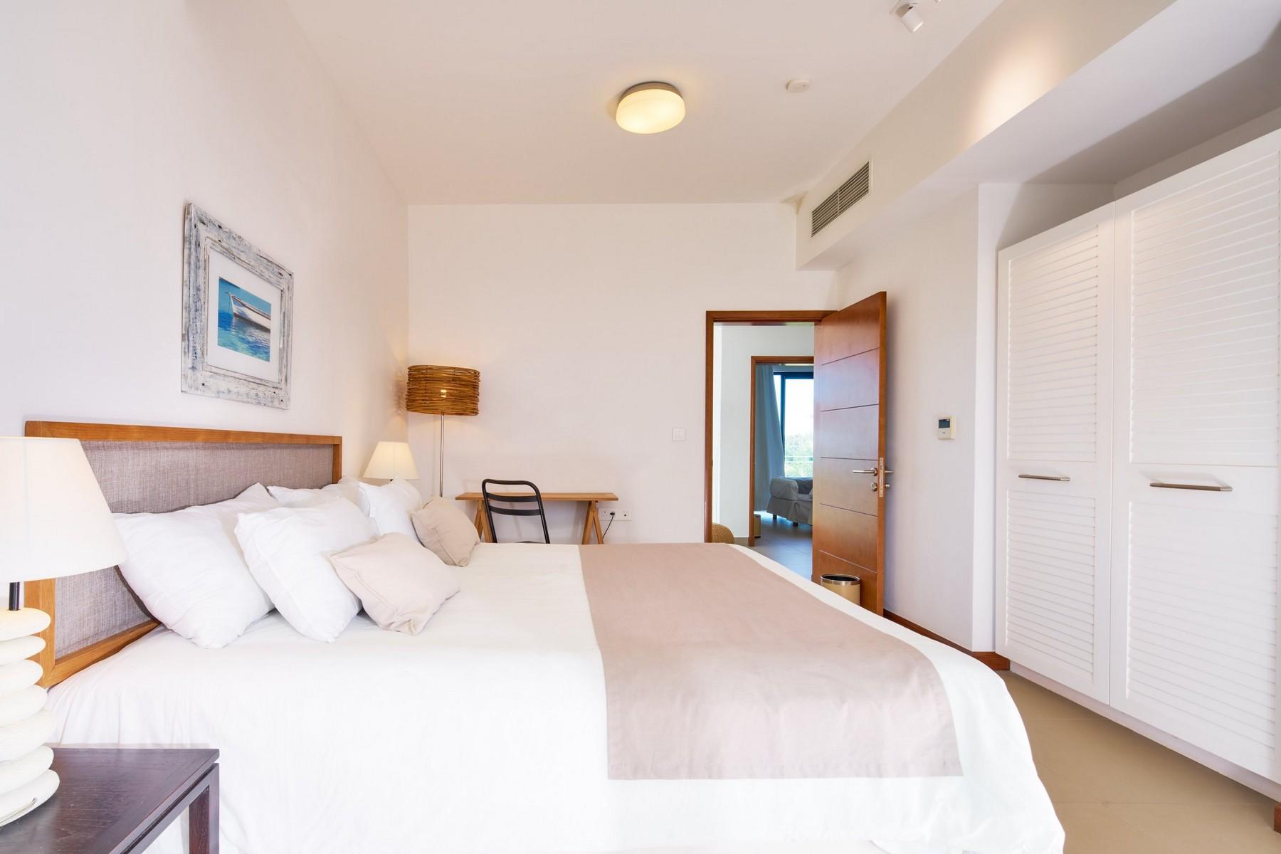 La Baie 3, Azuri — 7