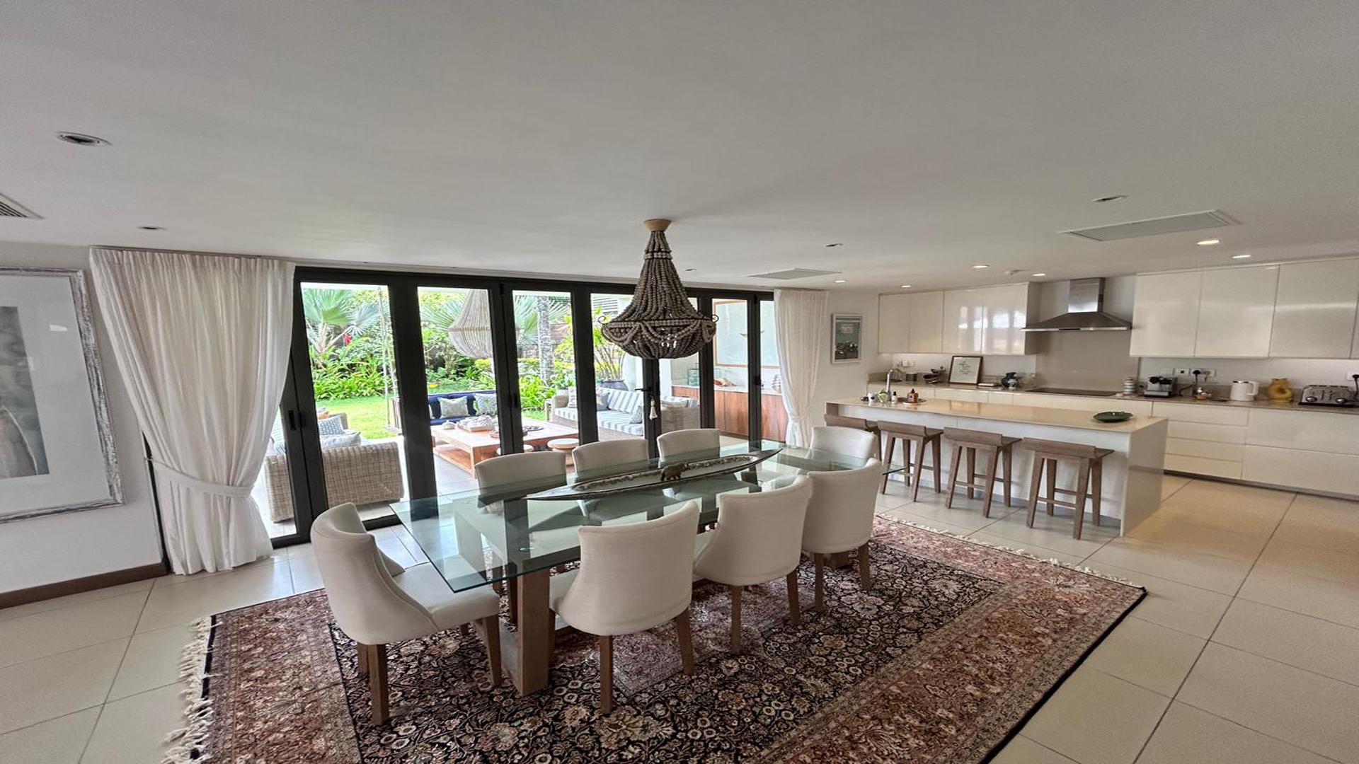 Le Rivage -pocket listing — 14