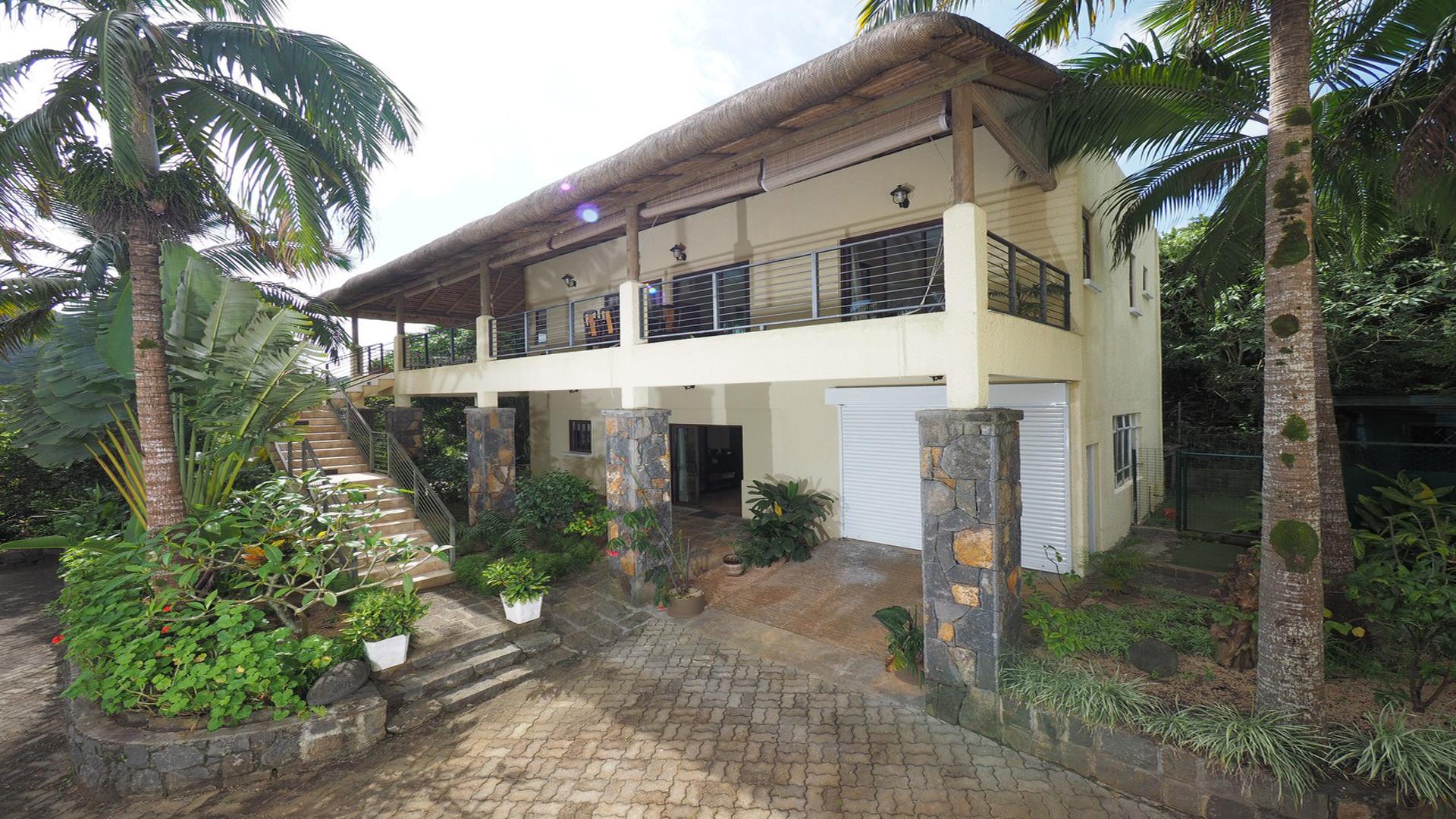 The Quiet Gardens of Chamarel — 11