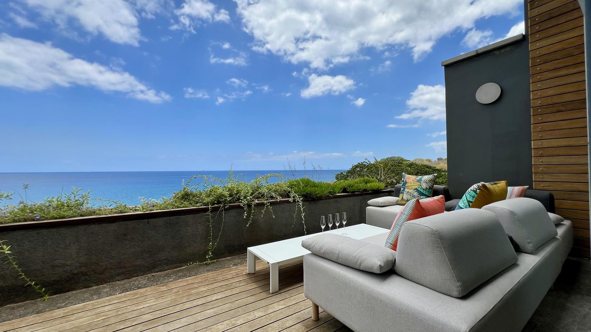 Luxury Seaview Living — 17