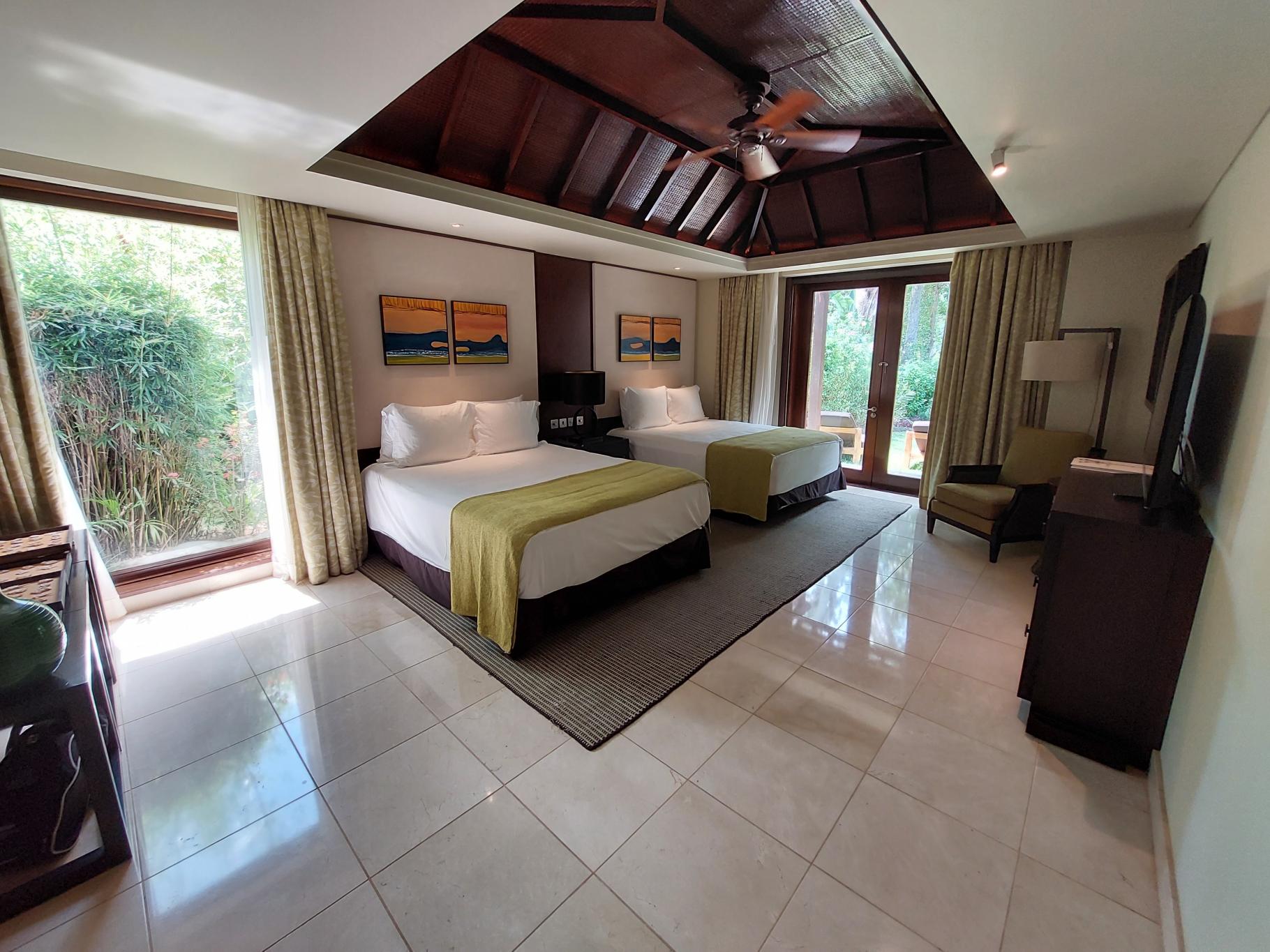 Four Seasons Lakeview — 4