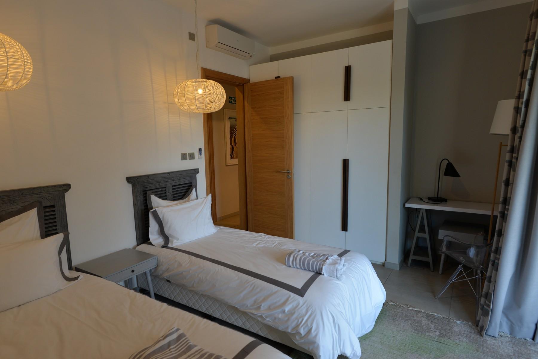 Soledad Townhouse — 12
