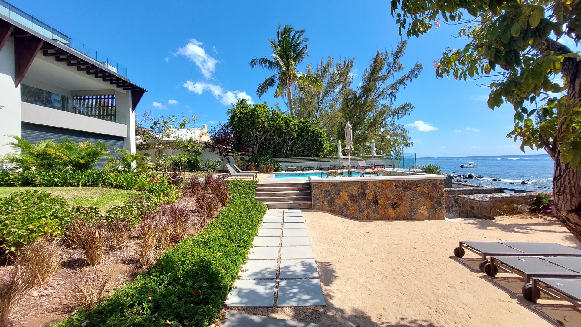 Beach & Mountain - Apartment — 16