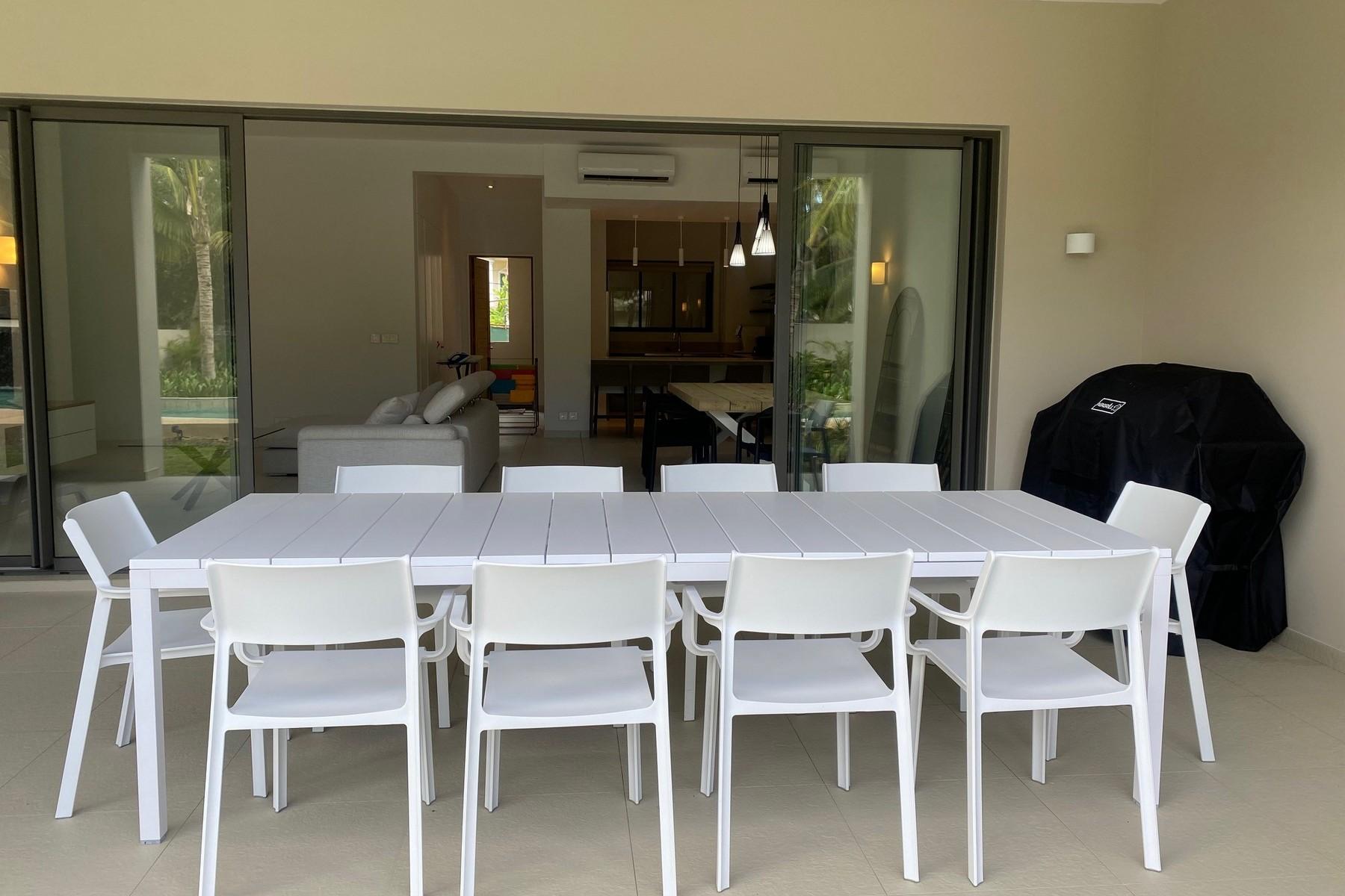 Spacious Living — 16