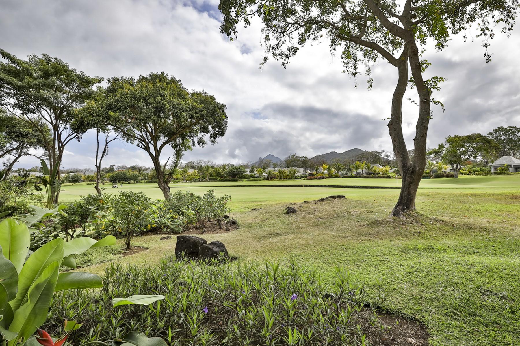 Charming Golf & Sea facing Apartment, Beau Champ — 11