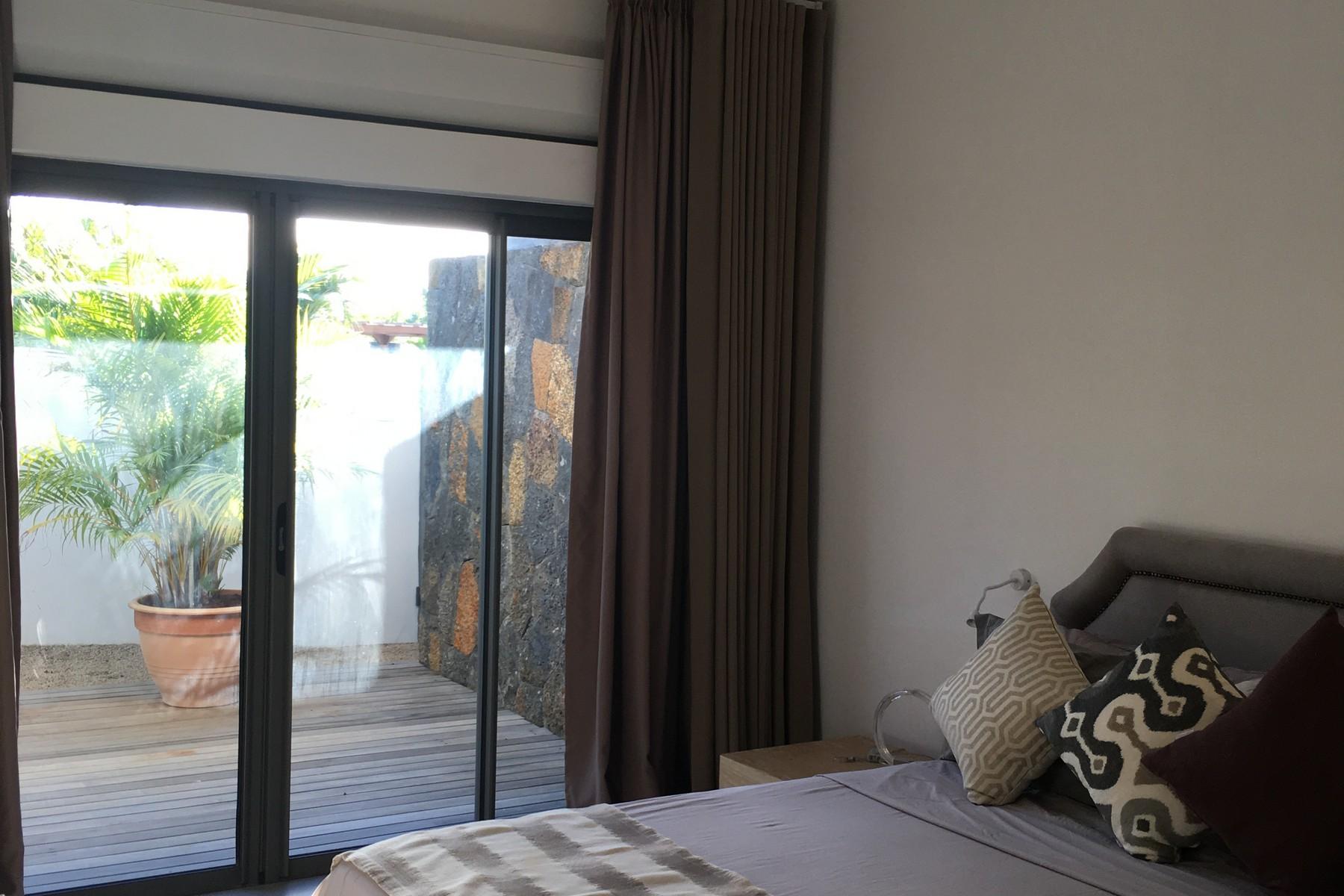 Designer Villa In a Tropical Surround — 12