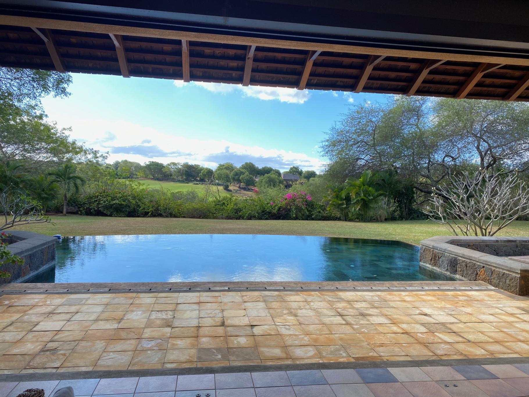 VILLA ON THE 18TH  — 19