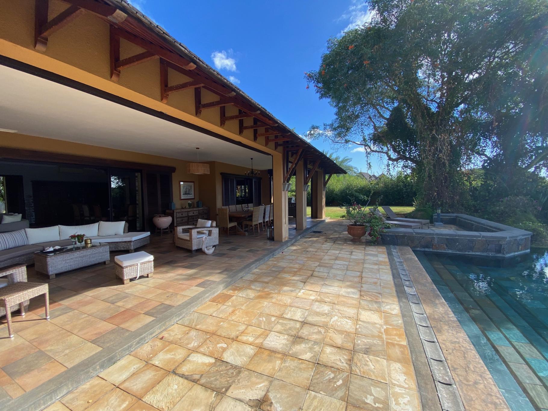 VILLA ON THE 18TH  — 18
