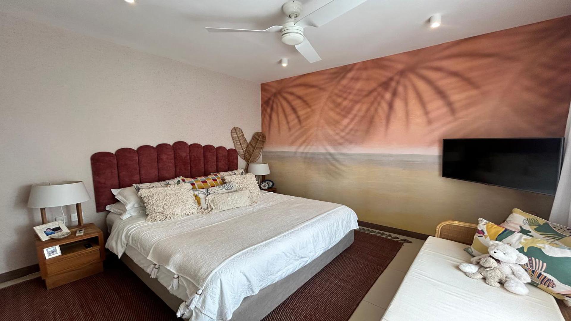 Le Rivage -pocket listing — 15