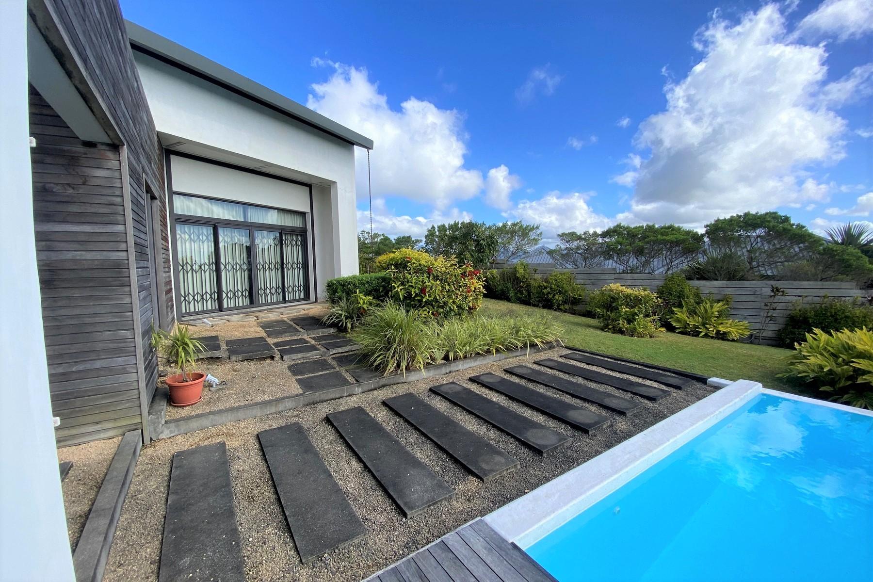 Pocket Listing - Mont Piton Favorite  — 3