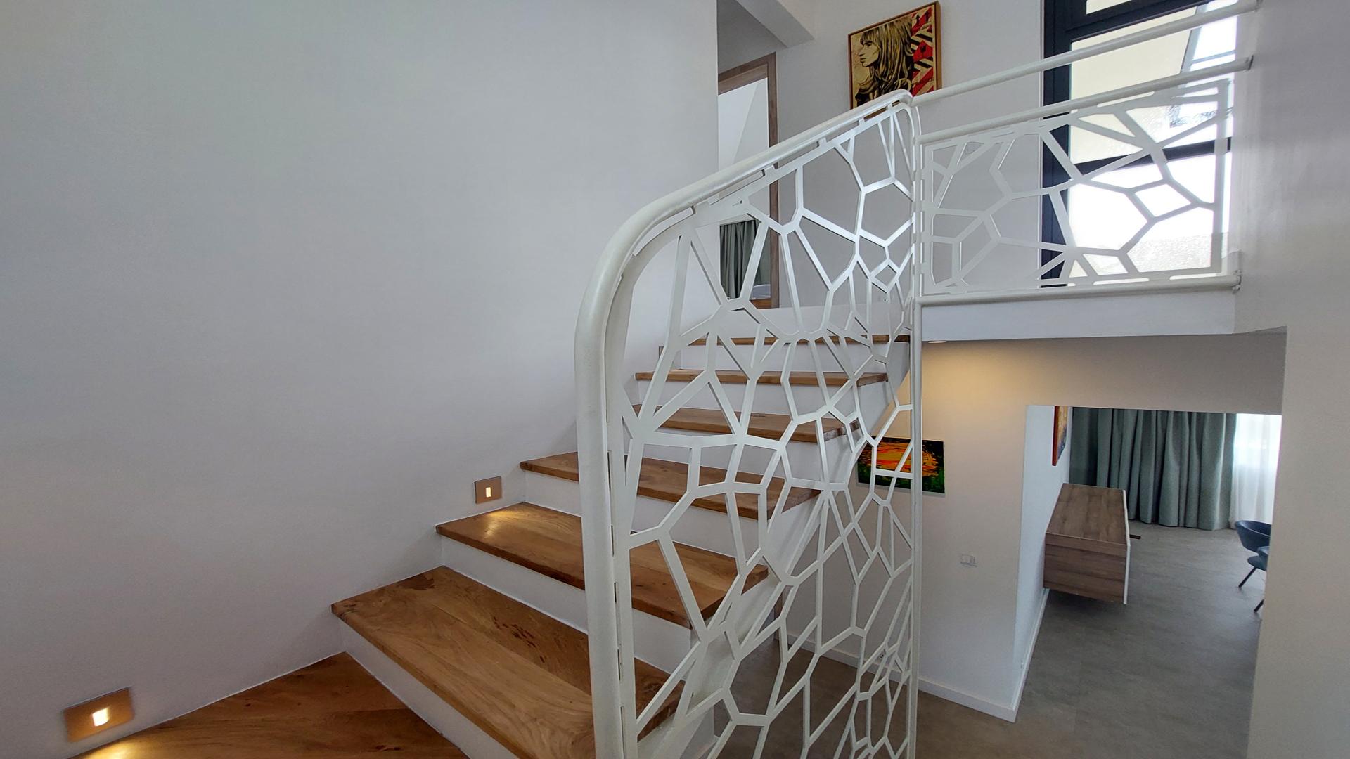Garden Avenue — 6
