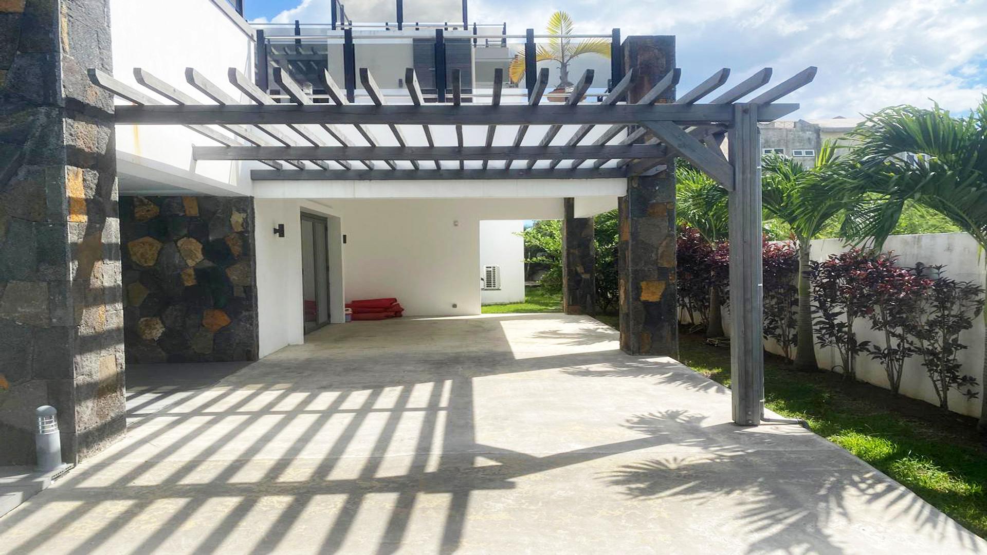 Mont Choisy Avenue — 12
