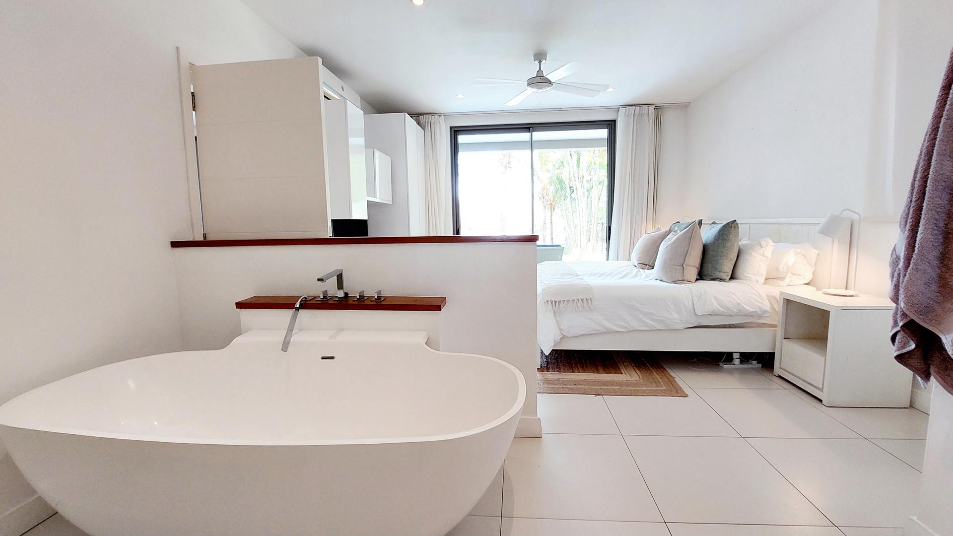 West Riversail  — 9