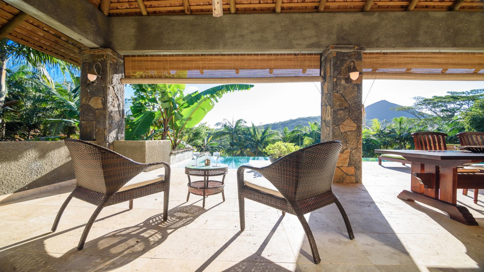 The Quiet Gardens of Chamarel — 19
