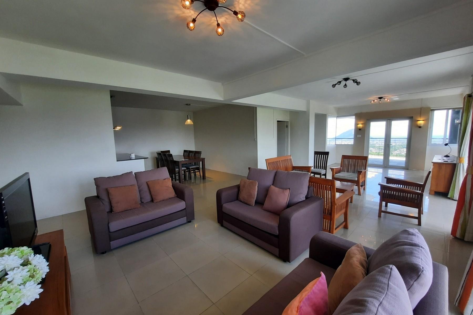 Pocket Listing - Metropolitan Elegance  — 6