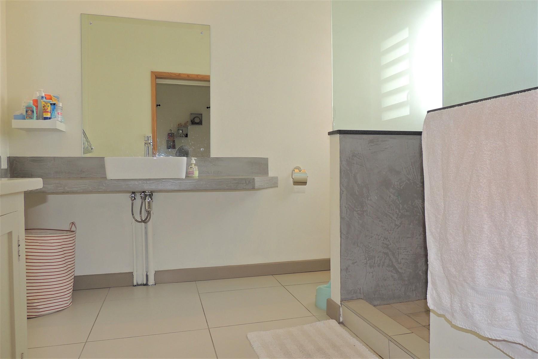 La Riviera Villa — 15