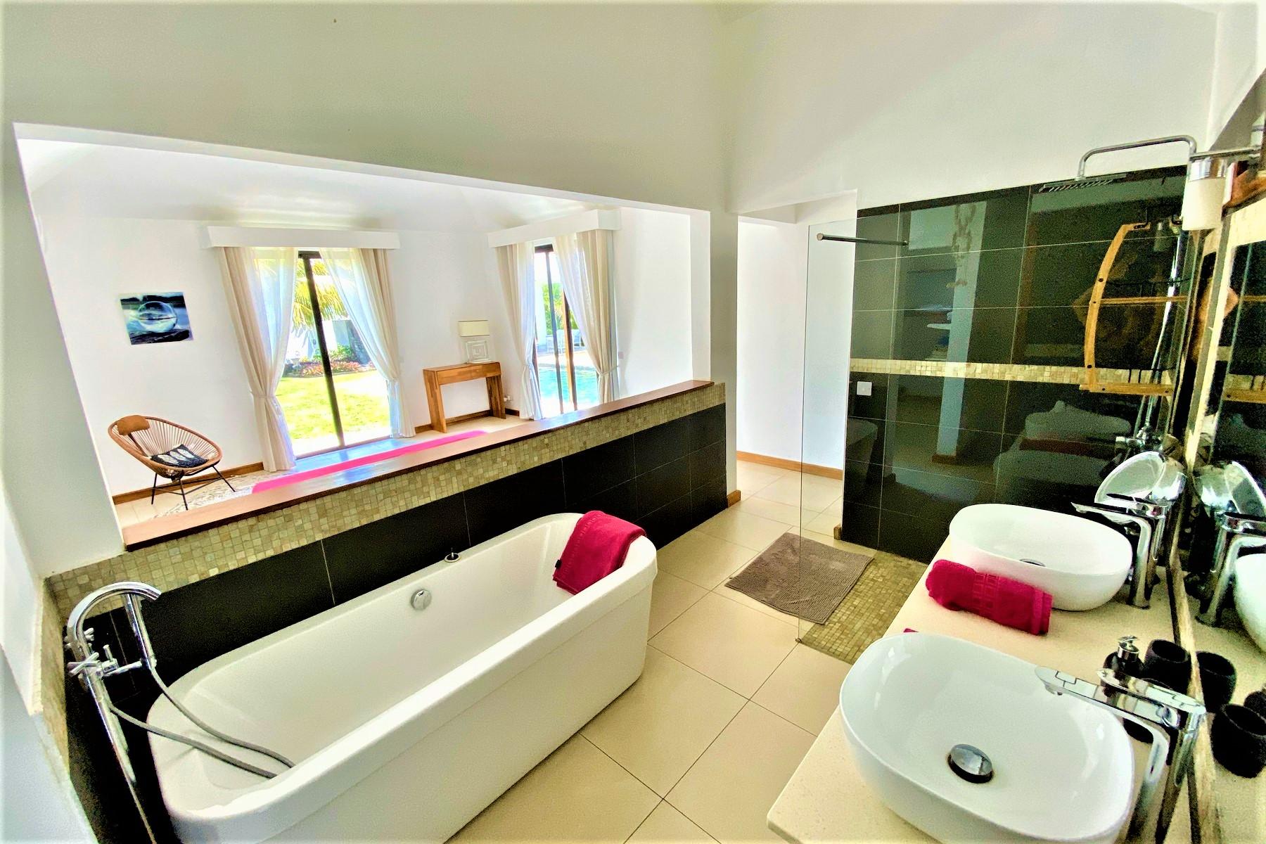 Tropical Villa — 17