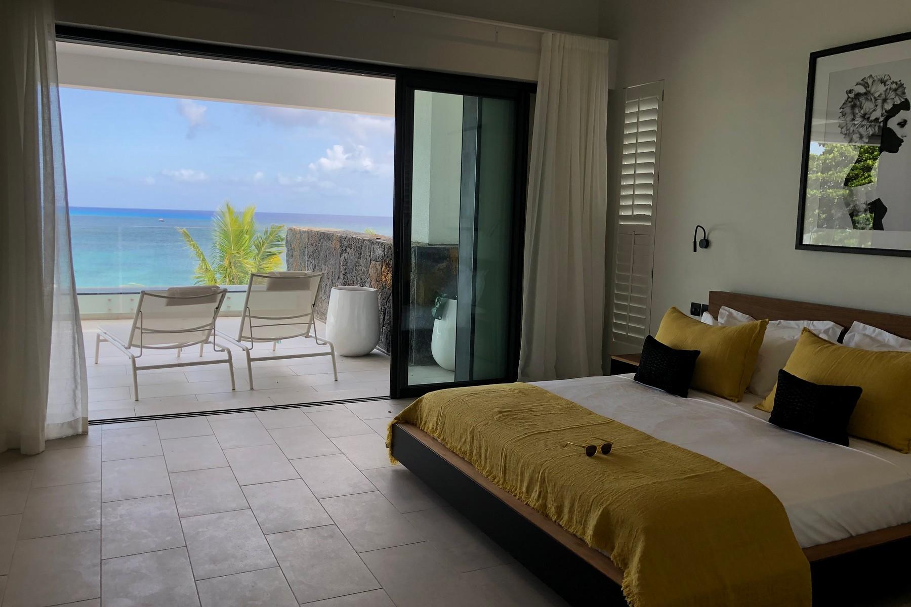 Pointe D'Azur Living, Penthouse — 10