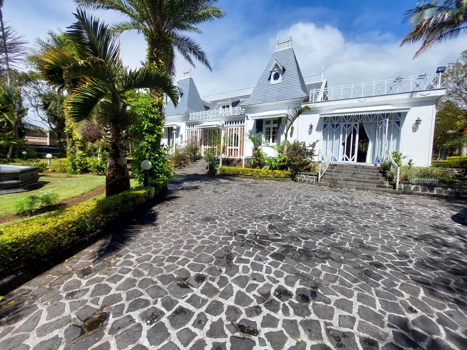The colonial Splendor  — 2