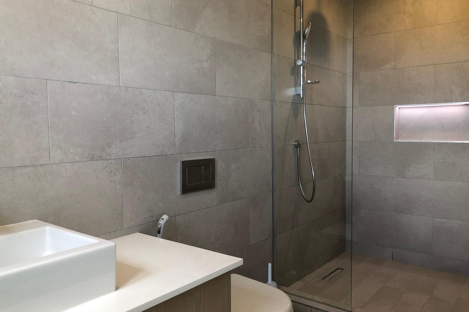 Pointe D'Azur Living, Penthouse — 15