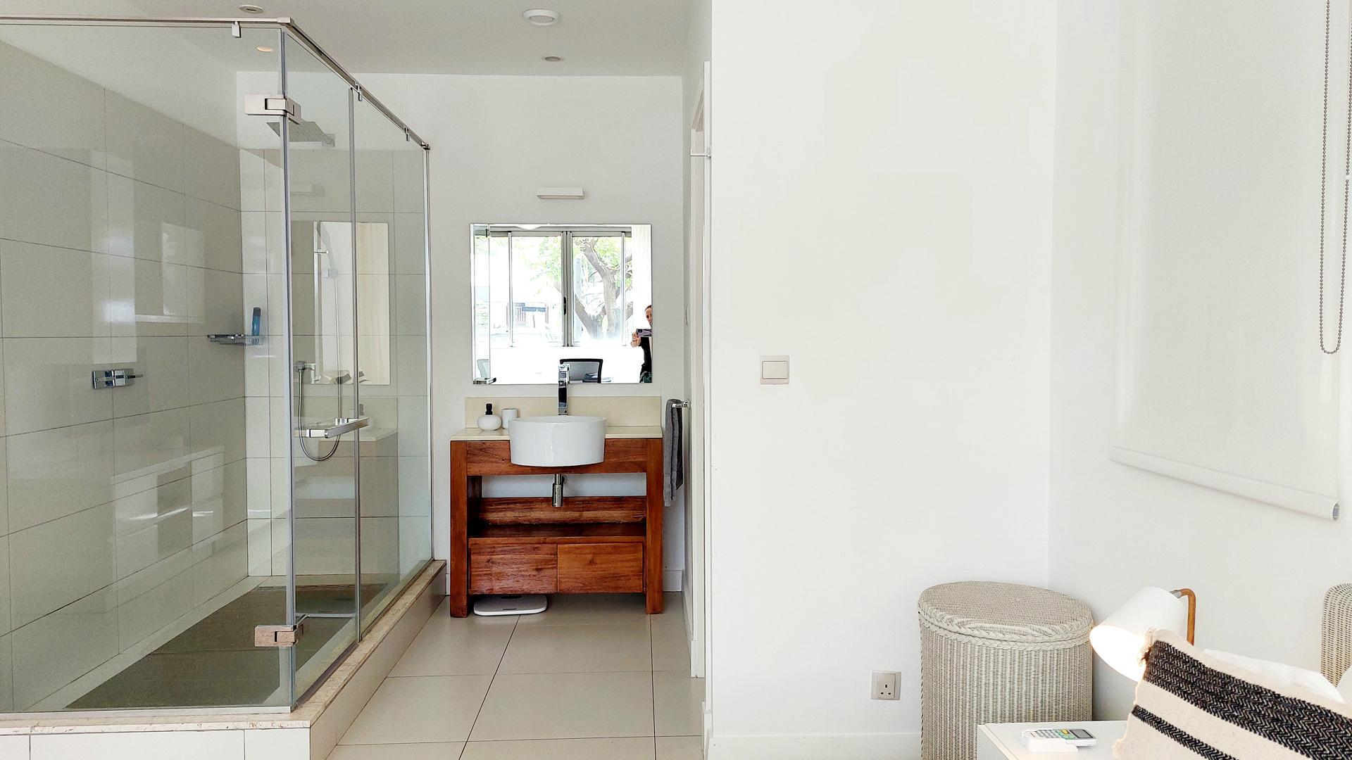 Riverflow Apartment — 6