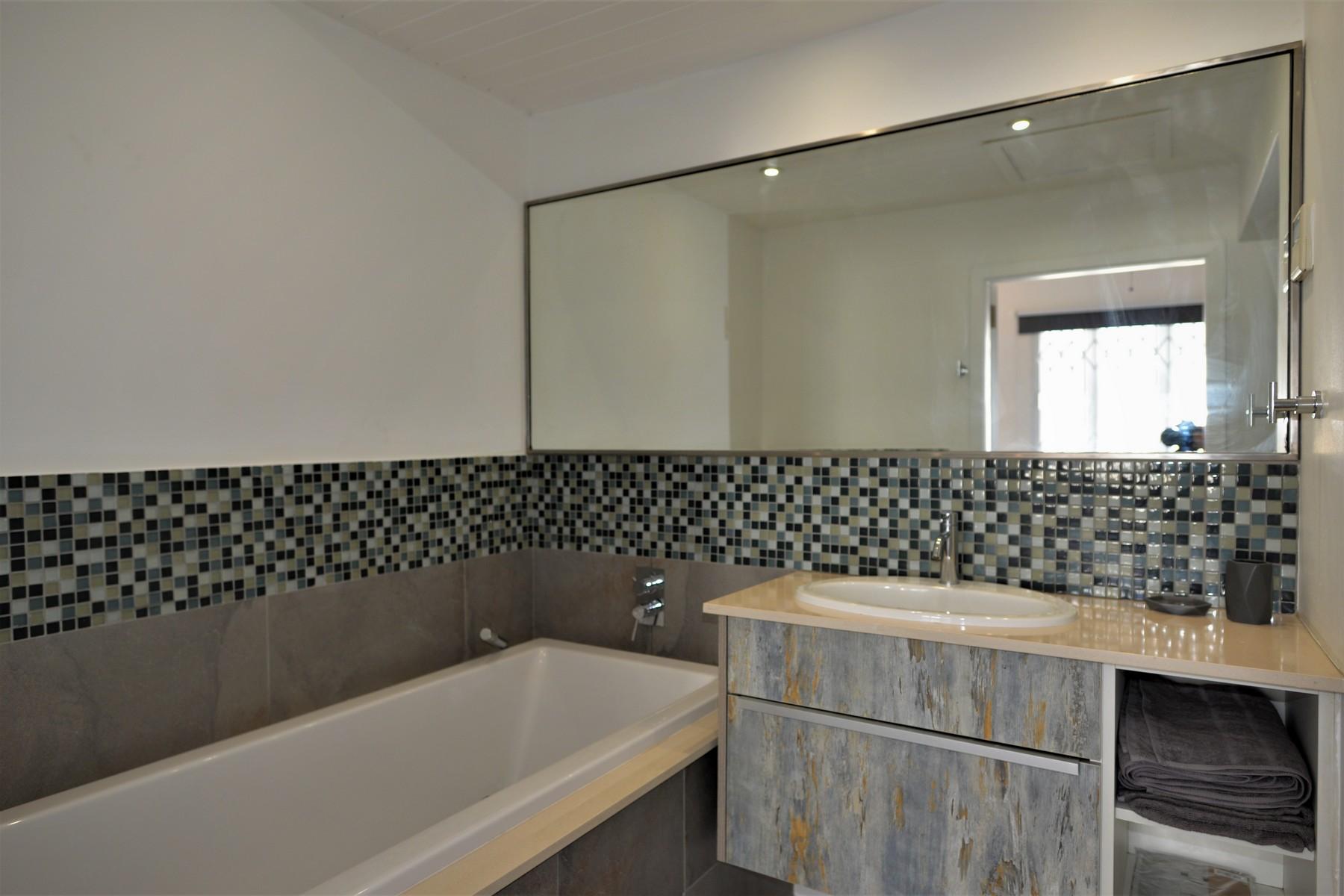 Contemporary Beachside Penthouse, Cape Bay — 19