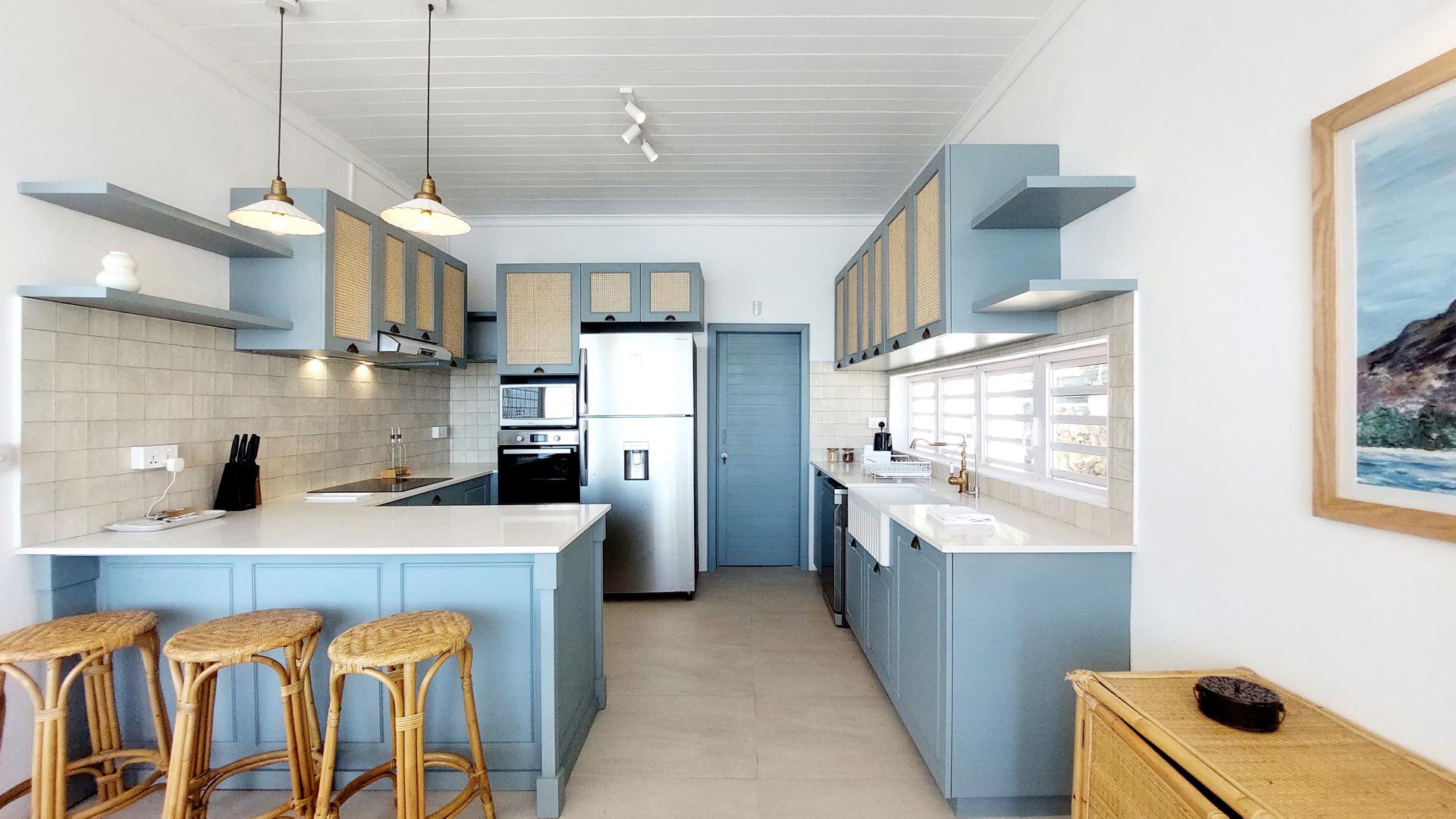 The Blue Cabine — 5