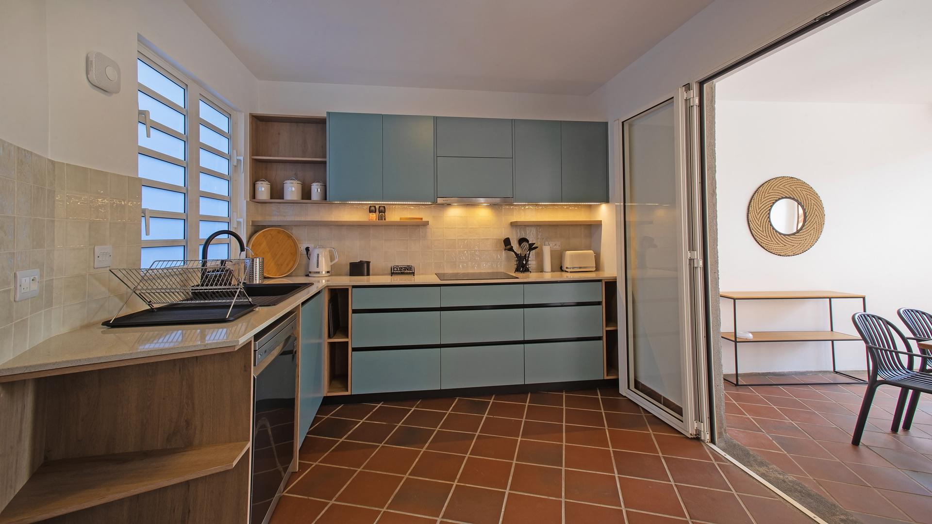 Riviera Cove — 4