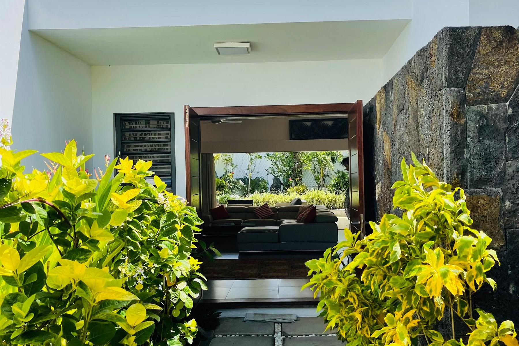 Trophy Estate  — 18