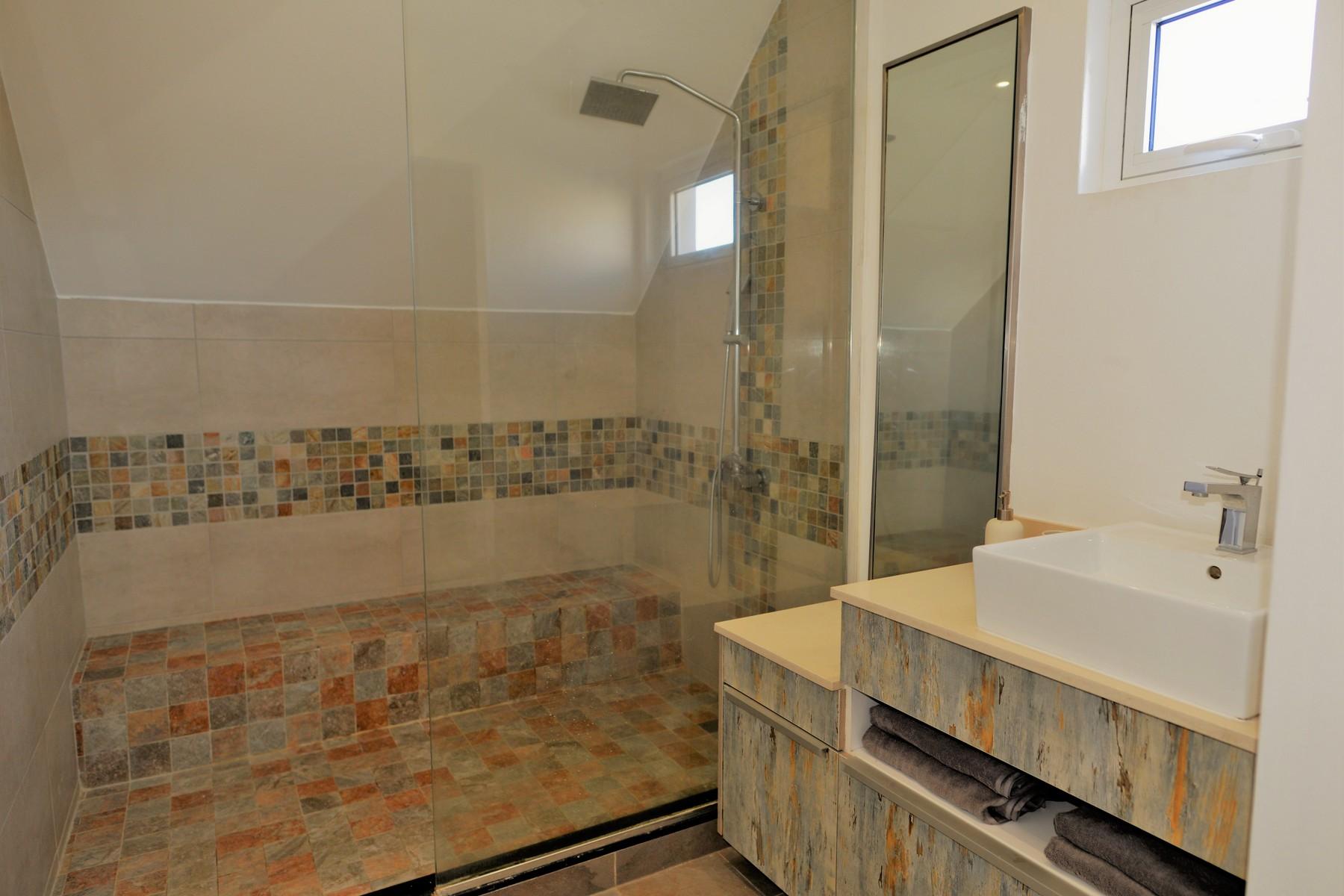 Contemporary Beachside Penthouse, Cape Bay — 17