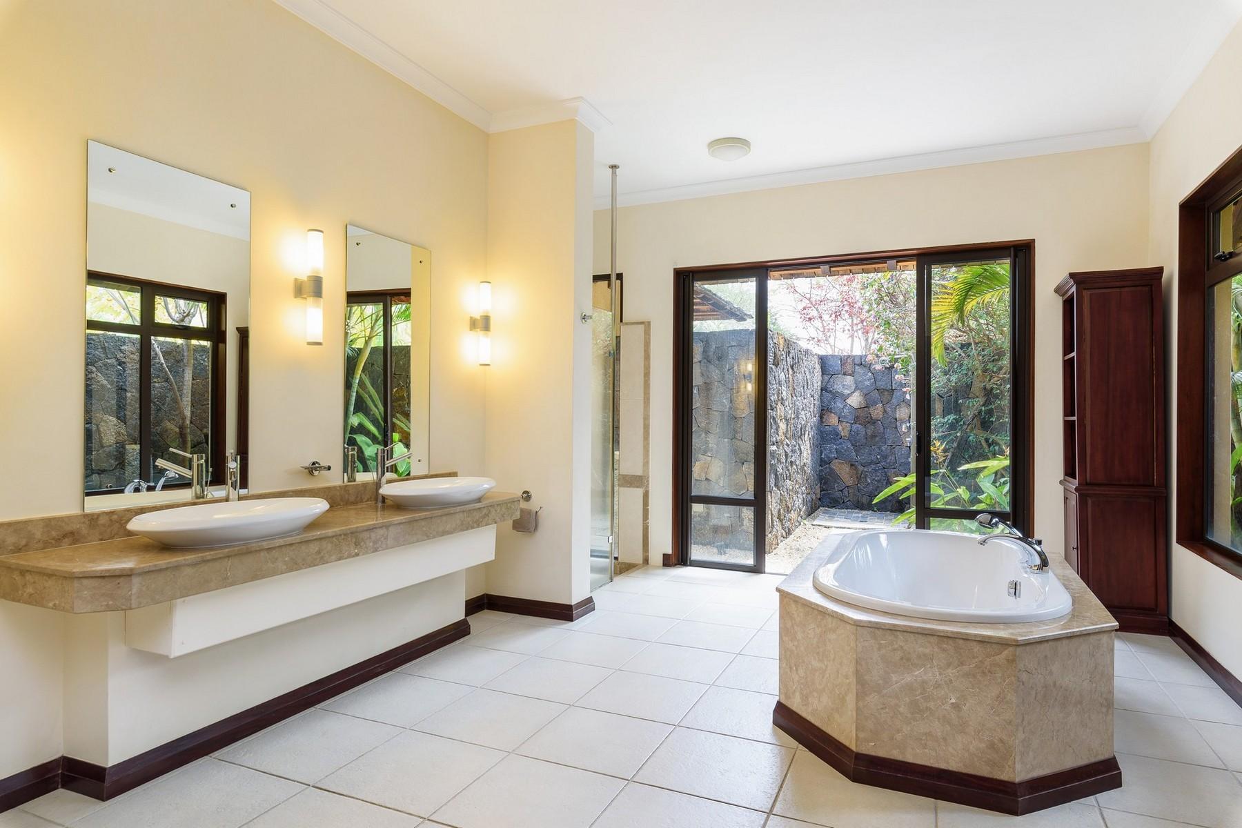 Luxurious Hideaway                   — 14
