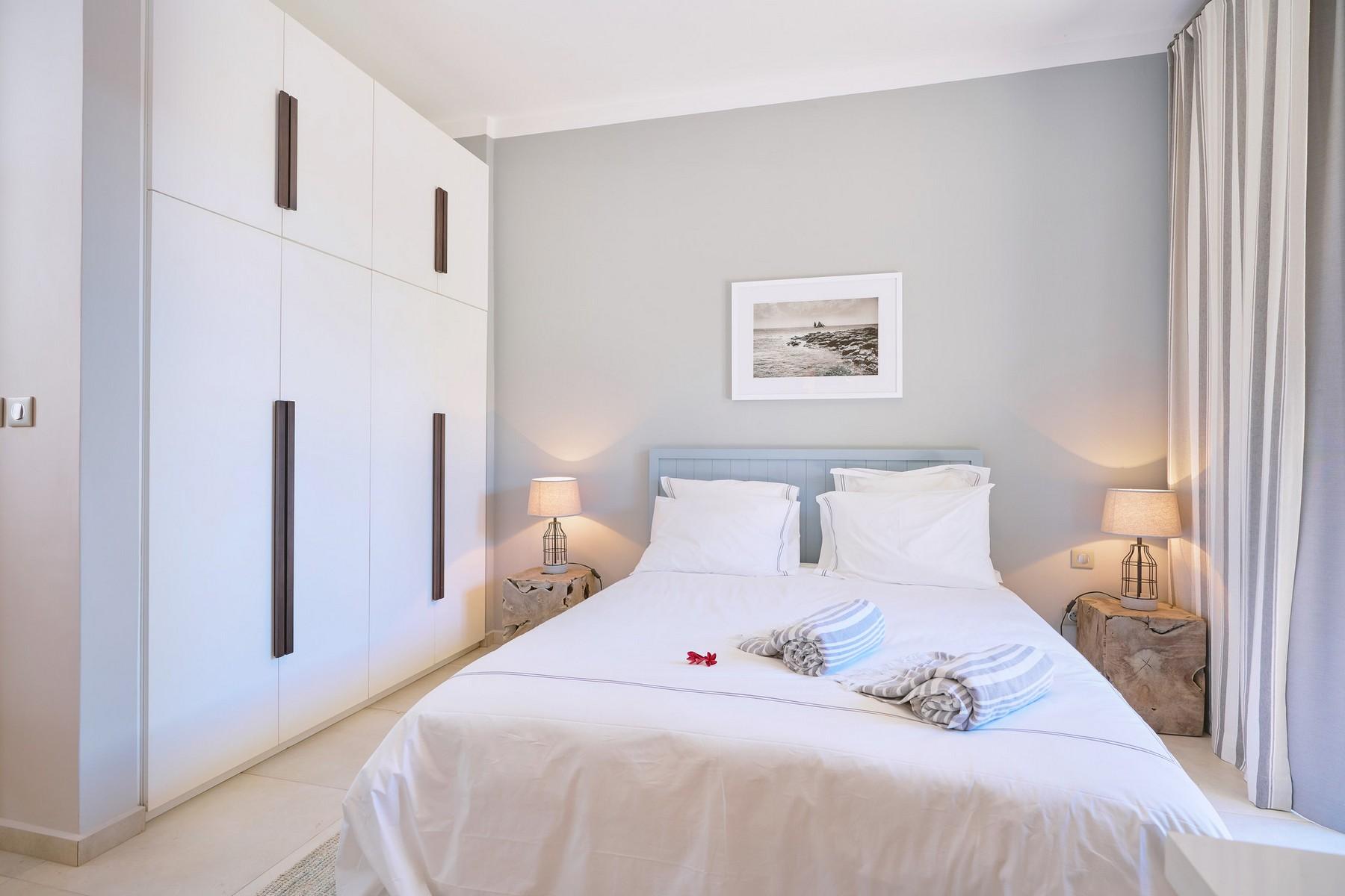 Mascarene Oceanfront Apartment — 28