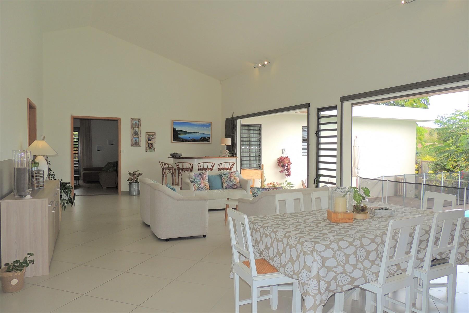 La Riviera Villa — 4