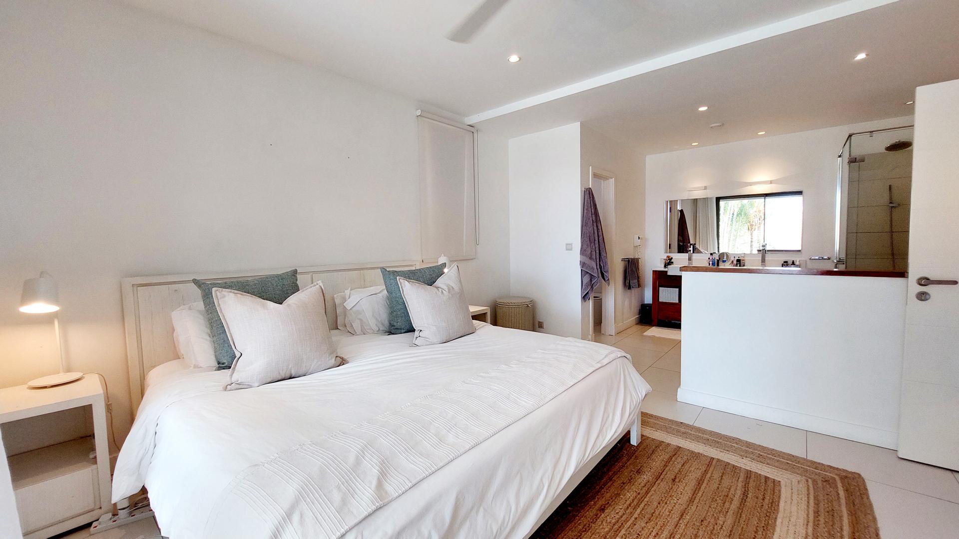 Riverflow Apartment — 8